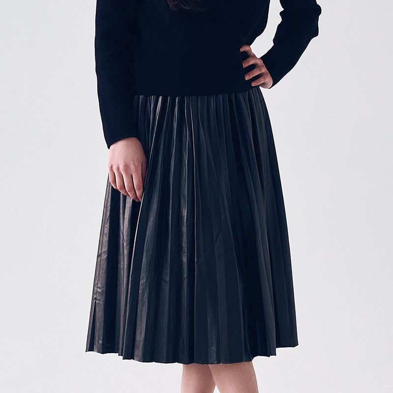 Pleated Flowing Skirt